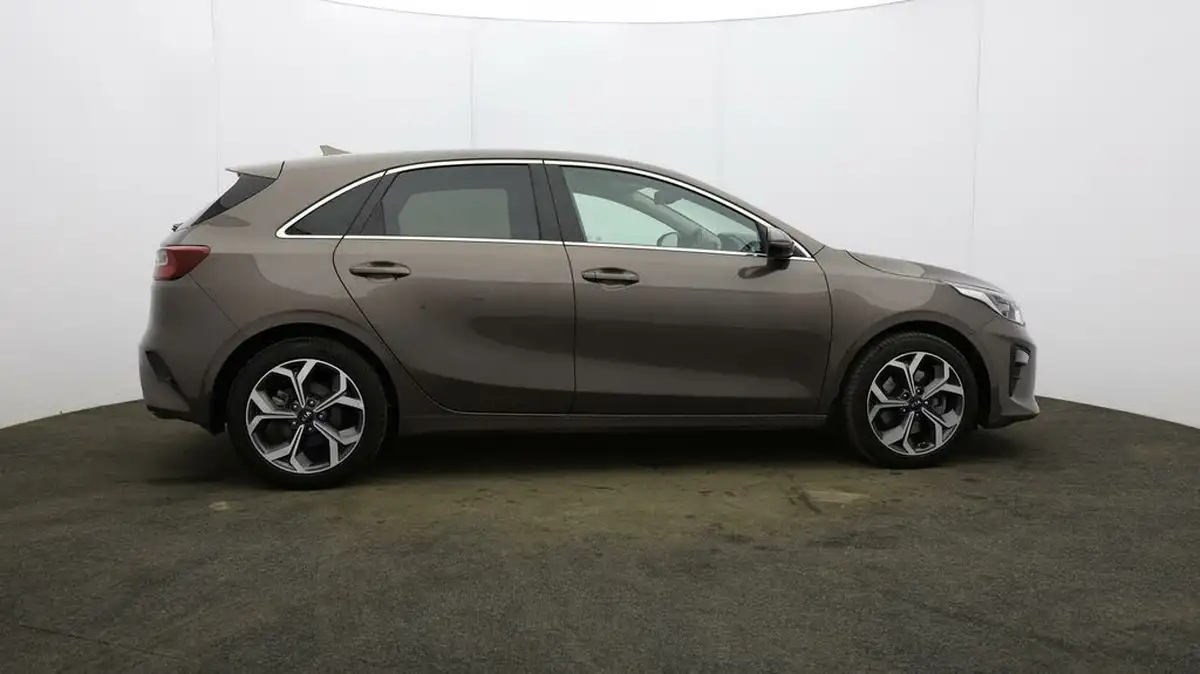 2021-kia-ceed-15-t-gdi-3-hatchback-big-45