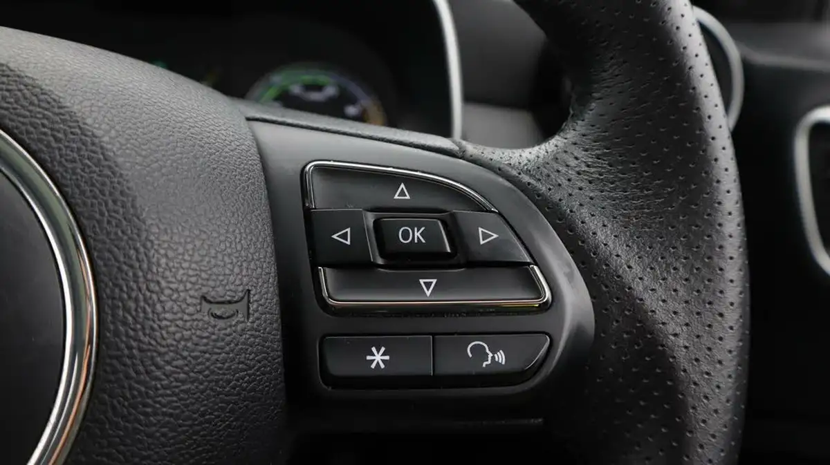 2021-mg-zs-suv-e-exclusive-ev-big-24