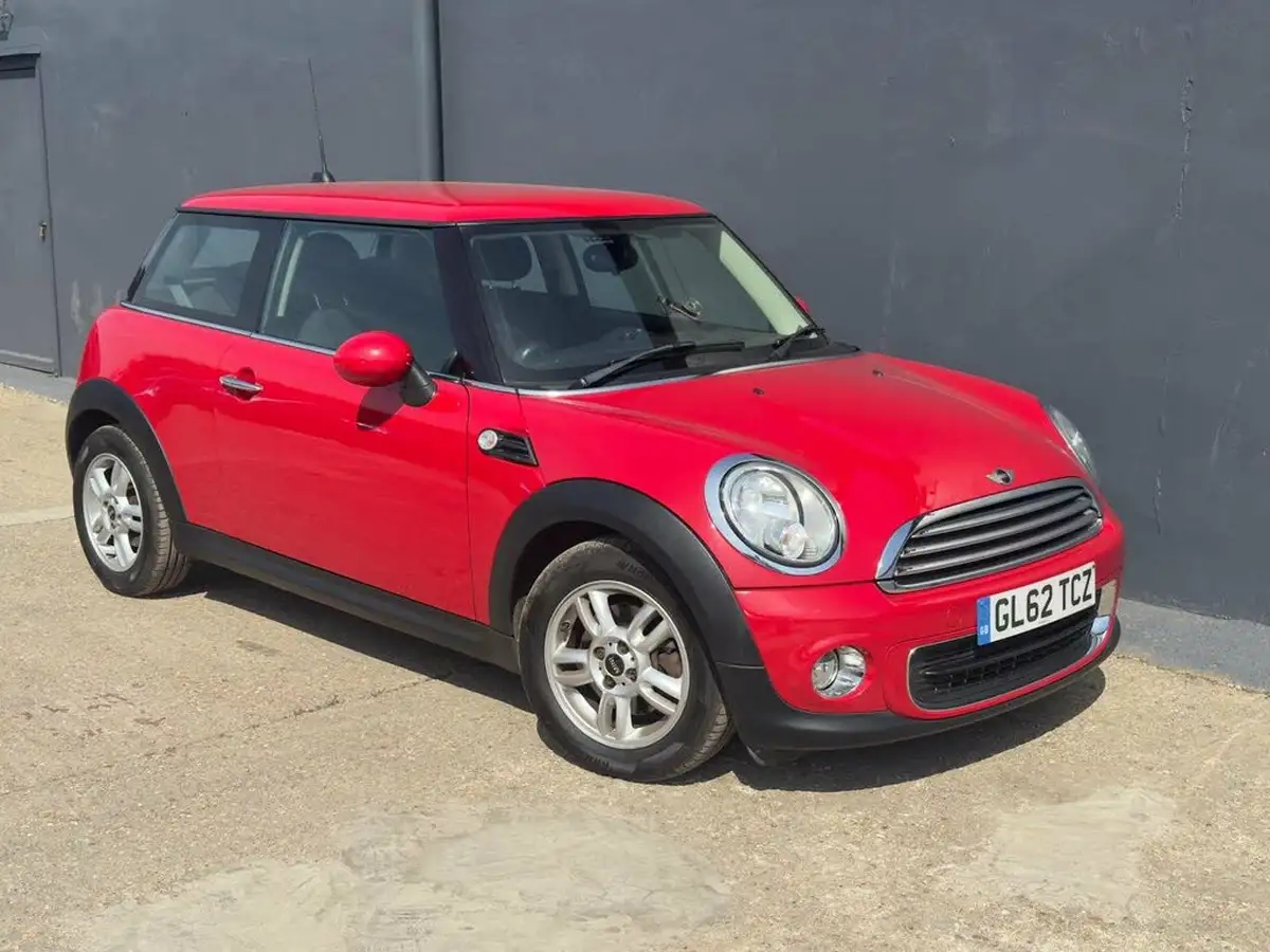 2013-mini-cooper-16-one-98bhp-sport-chili-hatchback-3d-big-9