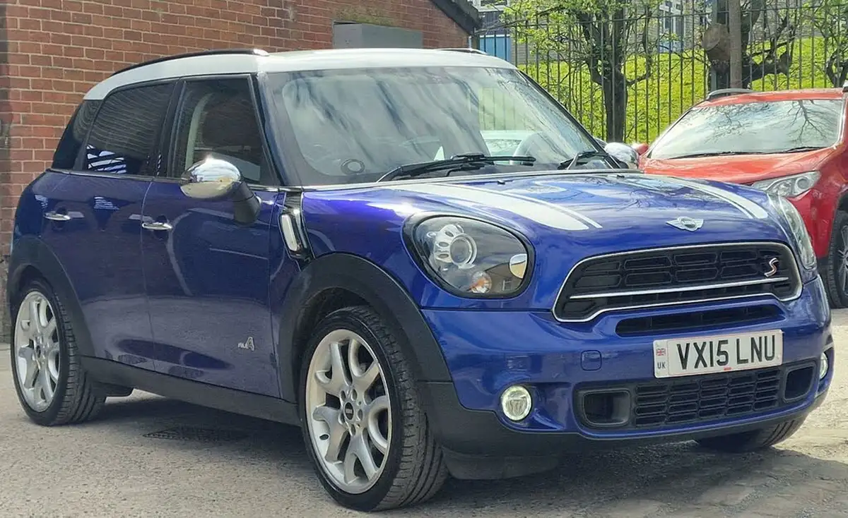 2015-mini-countryman-20td-cooper-sd-143bhp-all4-auto-big-0