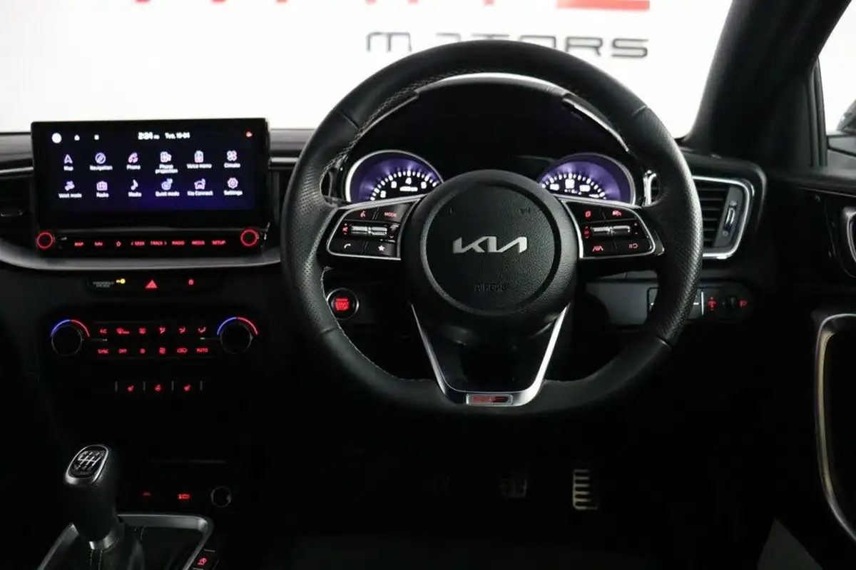2022-kia-pro-ceed-15-t-gdi-gt-line-big-13