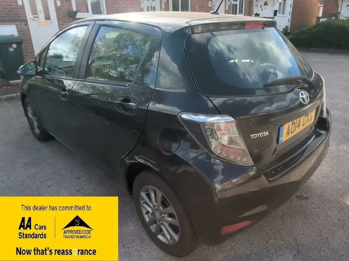 2014-toyota-yaris-133-icon-smart-pack-m-drive-s-big-2