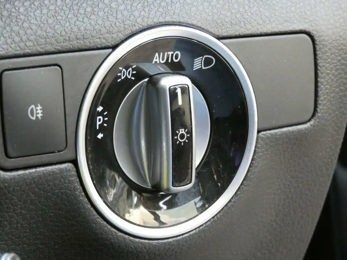 2016-mercedes-benz-b-class-15-cdi-b180-amg-line-premium-7g-dct-big-77