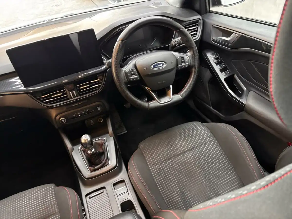 2023-ford-focus-10t-st-line-125ps-hatchback-big-42