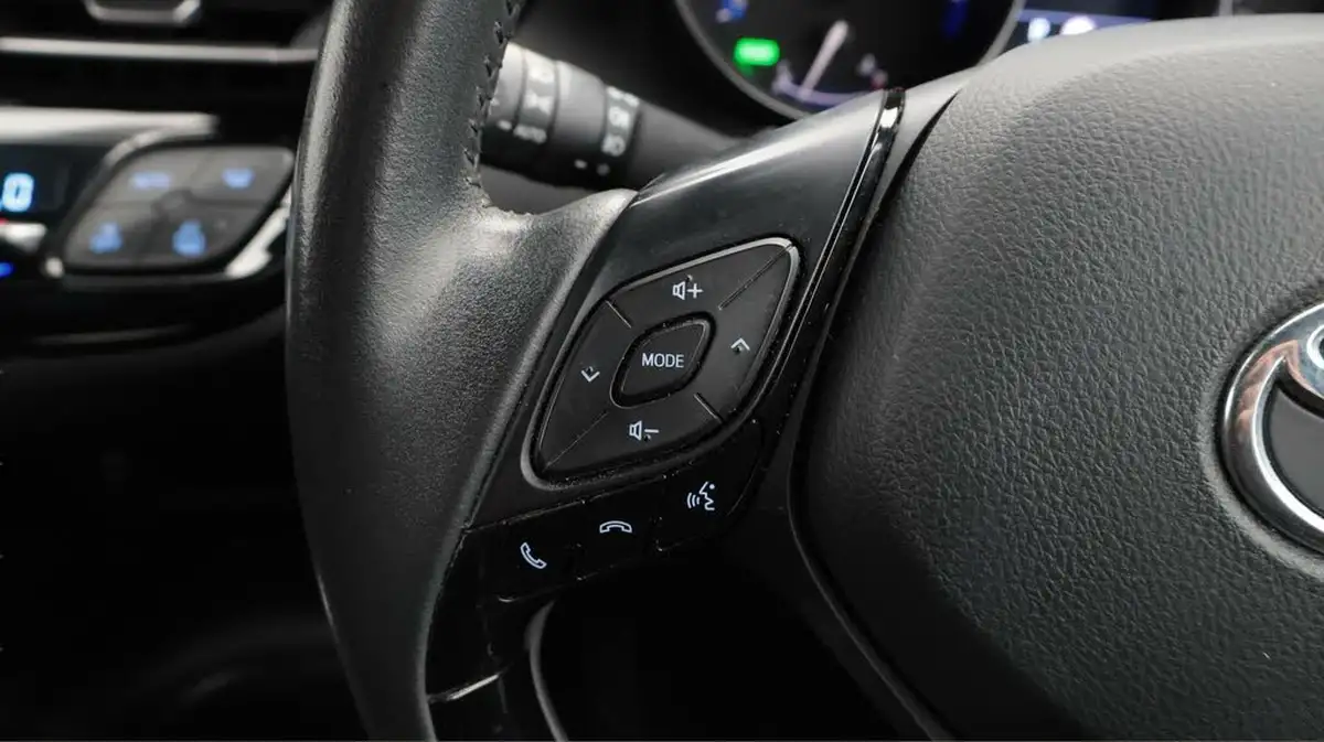 2022-toyota-c-hr-18-vvt-i-icon-big-24