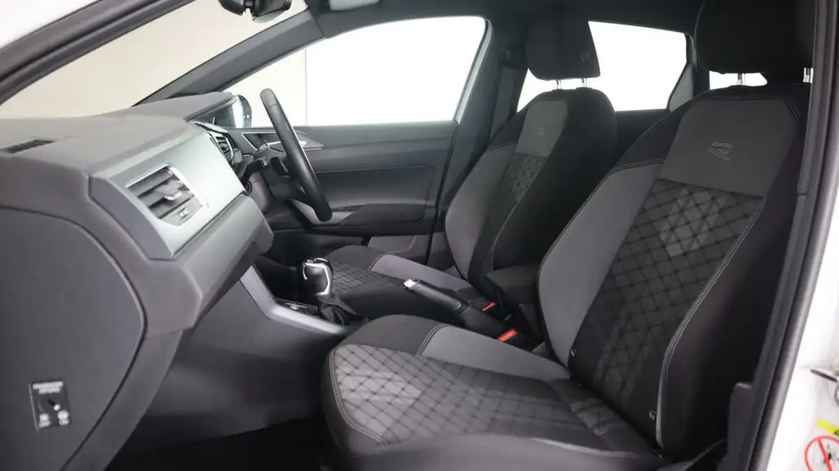 2022-volkswagen-taigo-10-tsi-r-line-dsg-big-14