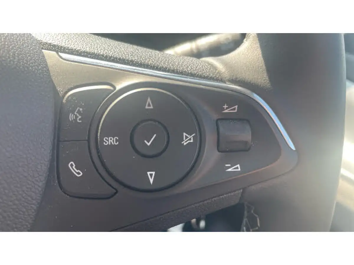 2023-vauxhall-mokka-12-design-136ps-big-23