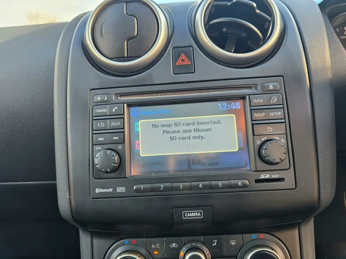2013-nissan-qashqai2-20-360-4wd-cvt-big-44