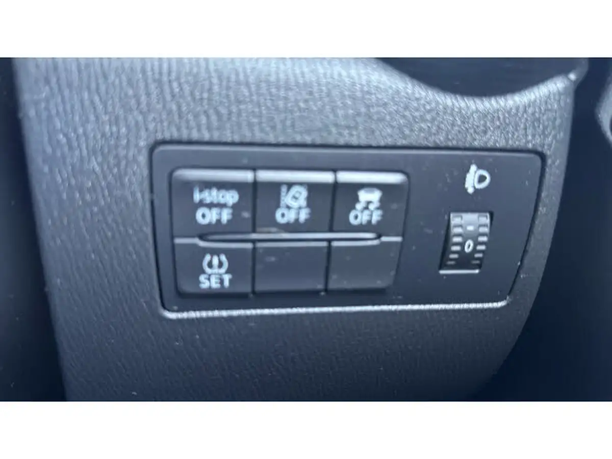 2019-mazda-mazda2-15-sport-nav-big-26