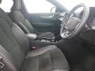 2022-volvo-xc40-15-t4-r-design-small-10