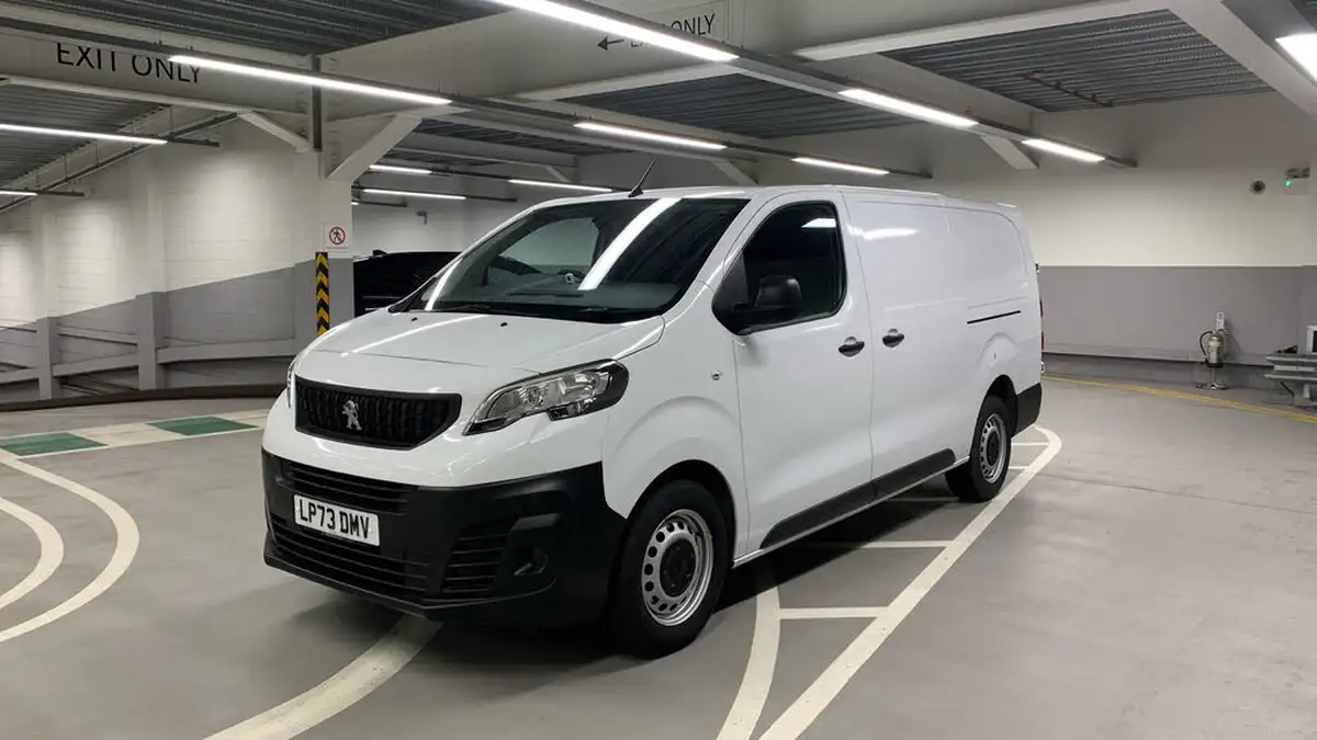 2023-peugeot-expert-20-bluehdi-professional-premium-long-1400-big-6