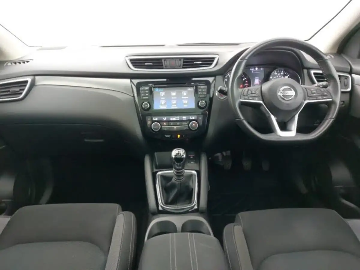 2018-nissan-qashqai-12-dig-t-n-connecta-big-2