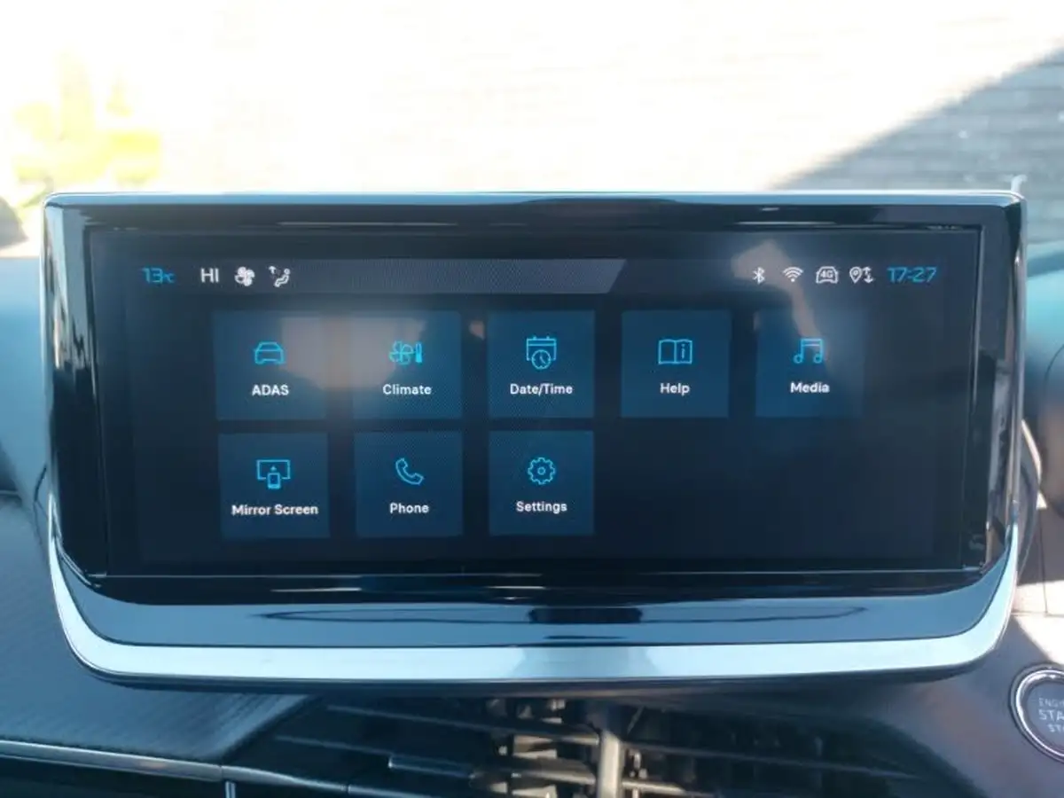 2024-peugeot-2008-suv-12-puretech-allure-130ps-eat8-big-10