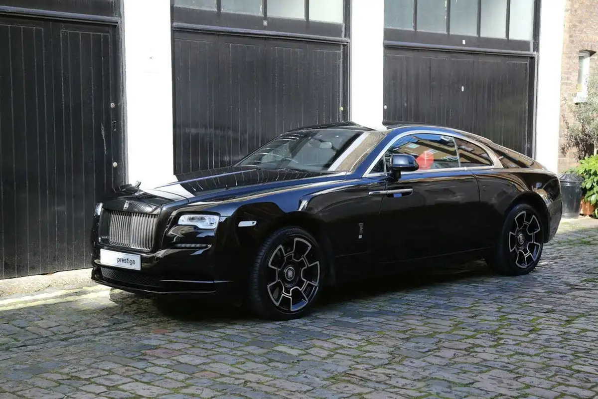 2017-rolls-royce-wraith-66-no-trim-big-9