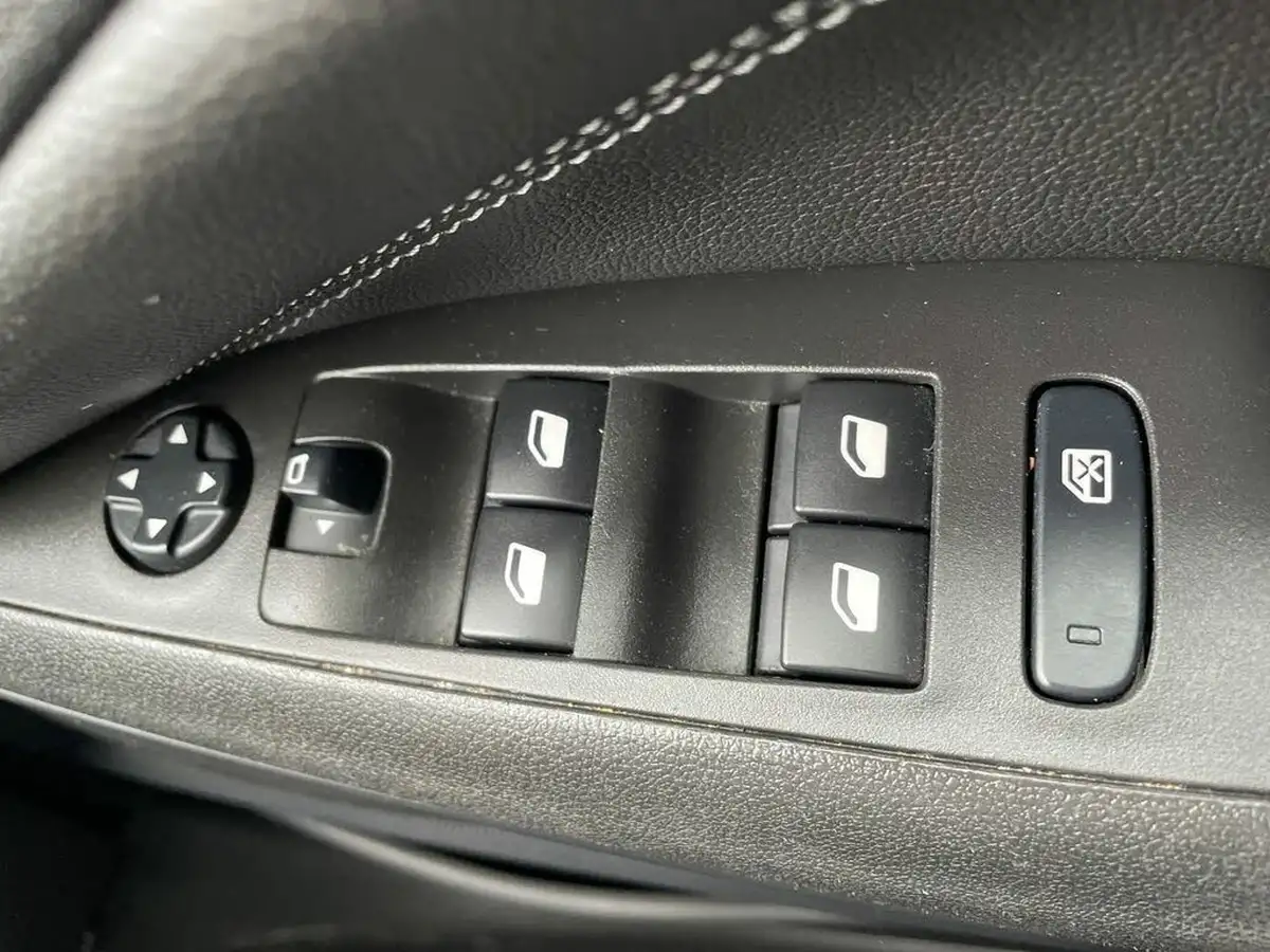 2022-vauxhall-crossland-12-elite-edition-130ps-big-22