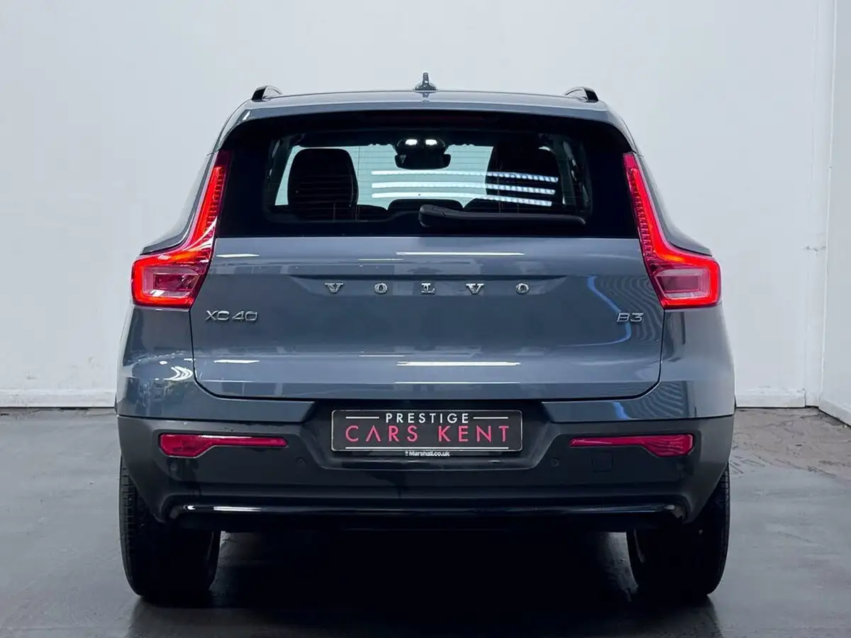 2023-volvo-xc40-20-b3-plus-big-5