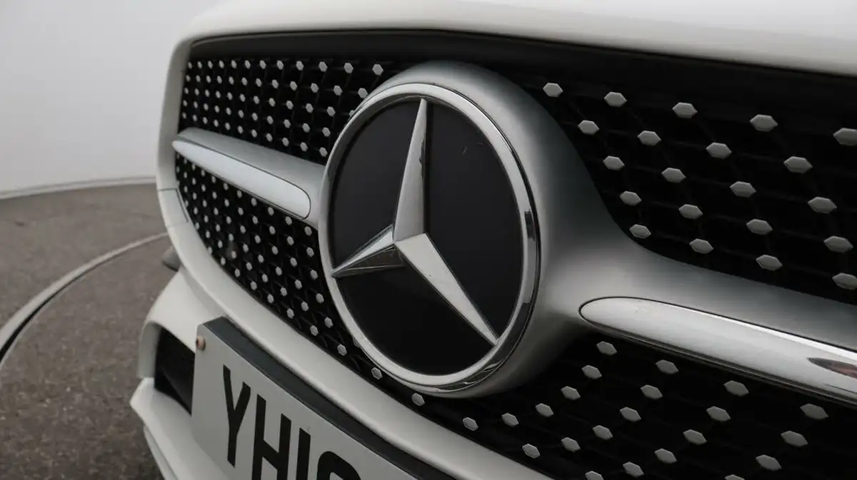 2019-mercedes-benz-cla-20-cla-220-amg-line-premium-plus-coupe-4d-big-24