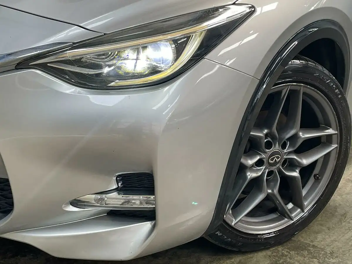 2017-infiniti-q30-15d-sport-big-2