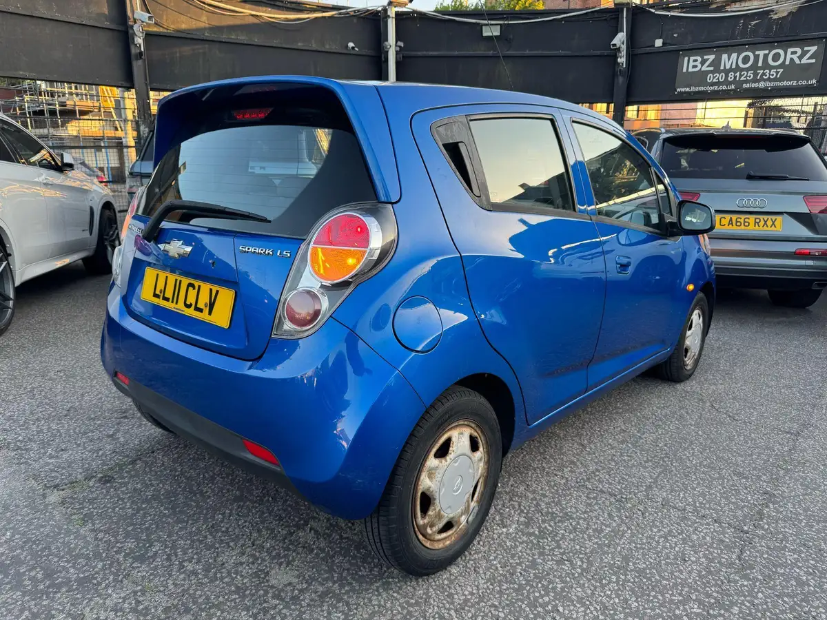 2011-chevrolet-spark-10-ls-big-9