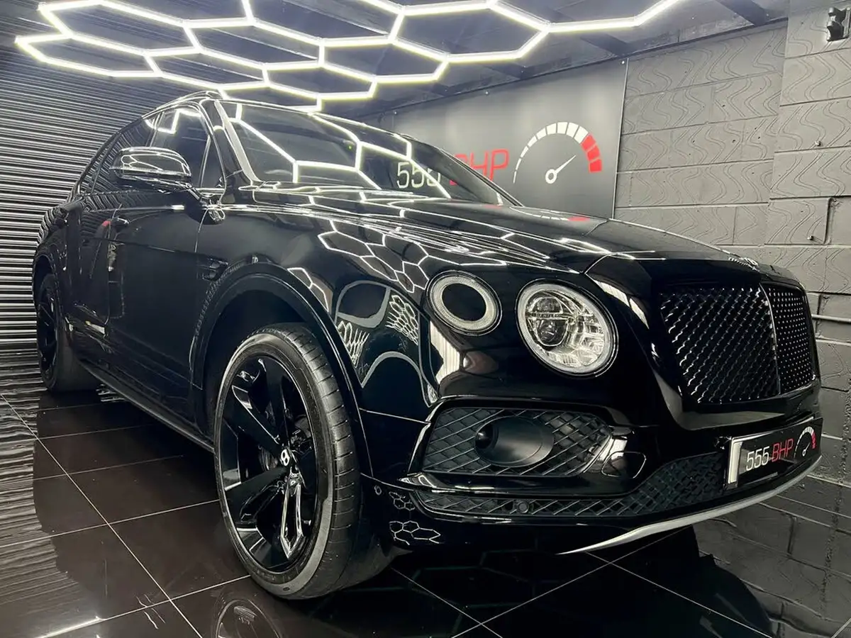 2018-bentley-bentayga-40-v8-big-11