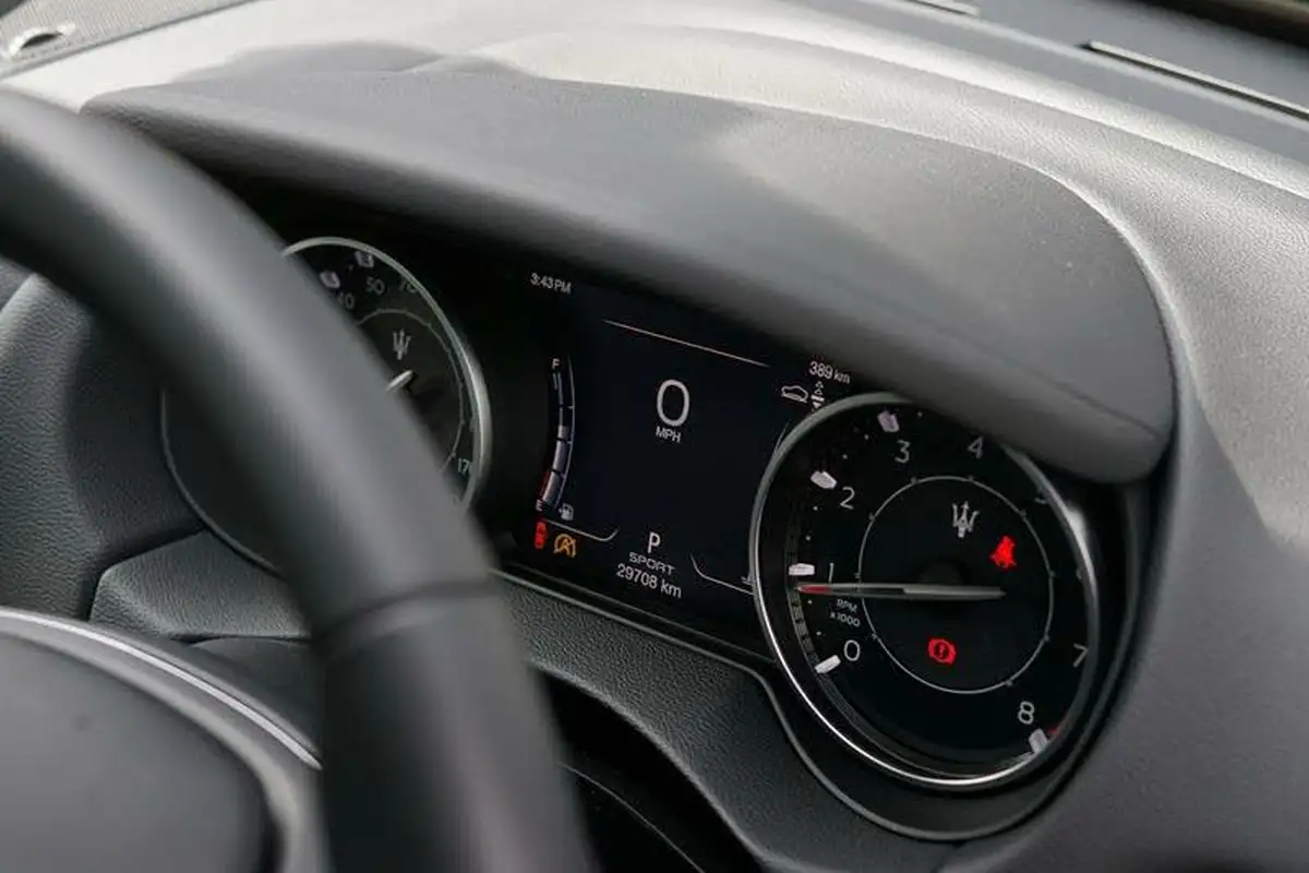 2021-maserati-levante-20-gt-big-24