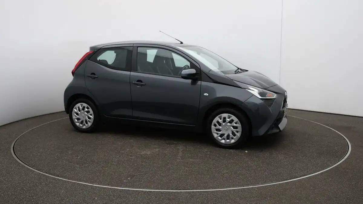 2018-toyota-aygo-10-vvt-i-x-play-71bhp-5d-big-37