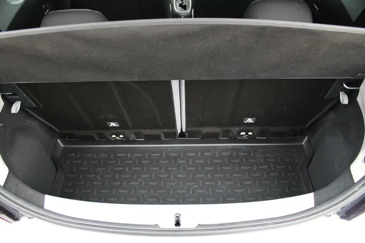 2019-toyota-aygo-10-vvt-i-x-play-tss-x-shift-big-23