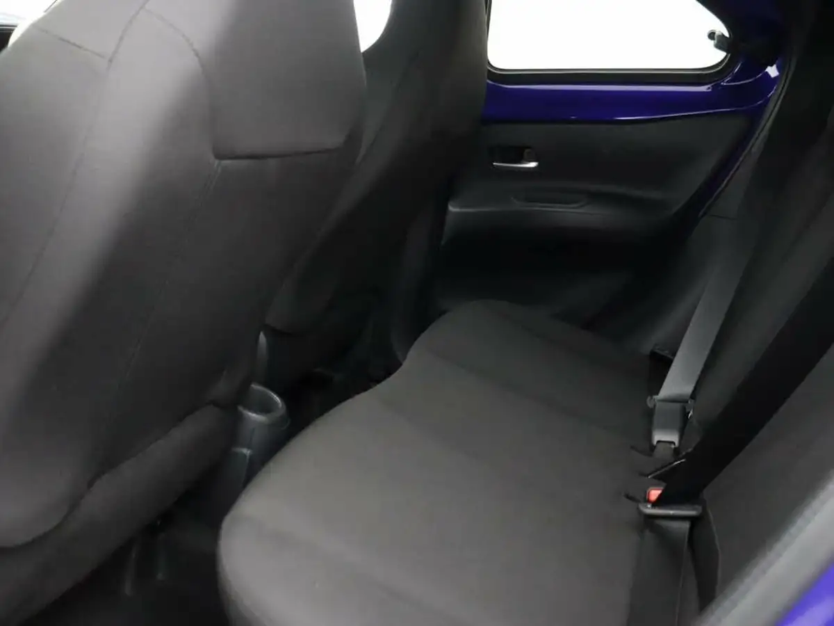 2022-toyota-aygo-x-10-vvt-i-edge-big-8