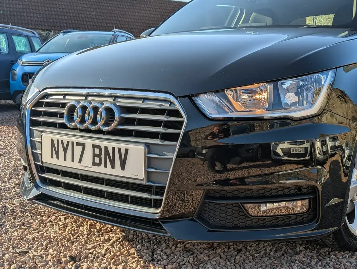 2017-audi-a1-14-tfsi-sport-hatchback-3d-big-5