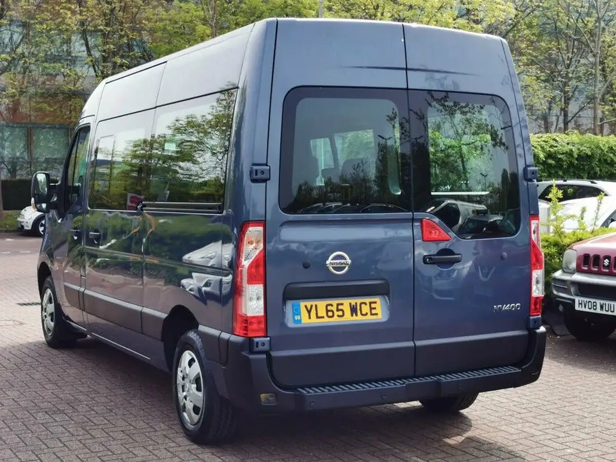 2016-nissan-nv400-23td-se-l2h2-135-fwdss-3500-srw-mini-bus-9-seater-big-5