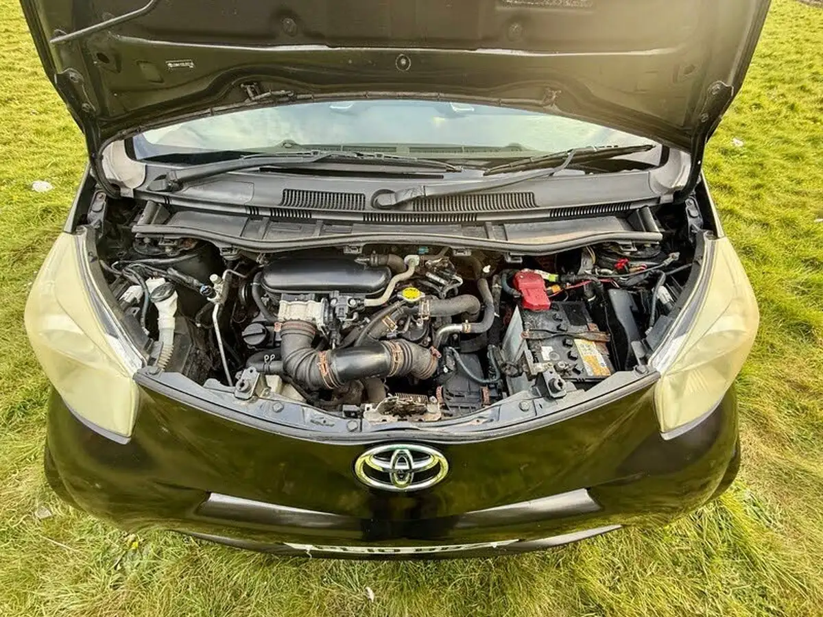 2010-toyota-iq-133-3-vvt-i-big-19