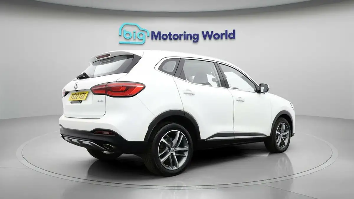 2022-mg-hs-15t-gdi-exclusive-162ps-dct-big-6