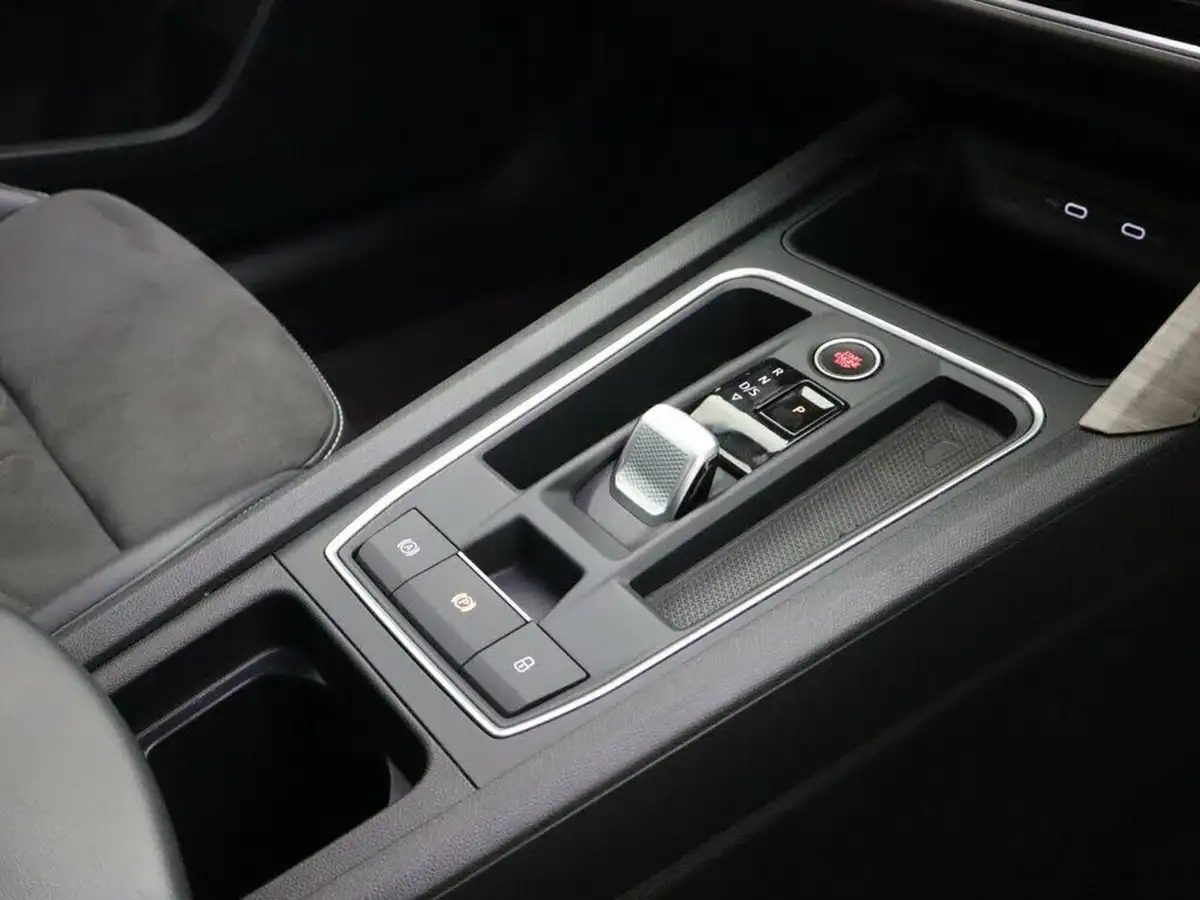 2021-seat-leon-14-e-hybrid-xcellence-hatchback-big-19