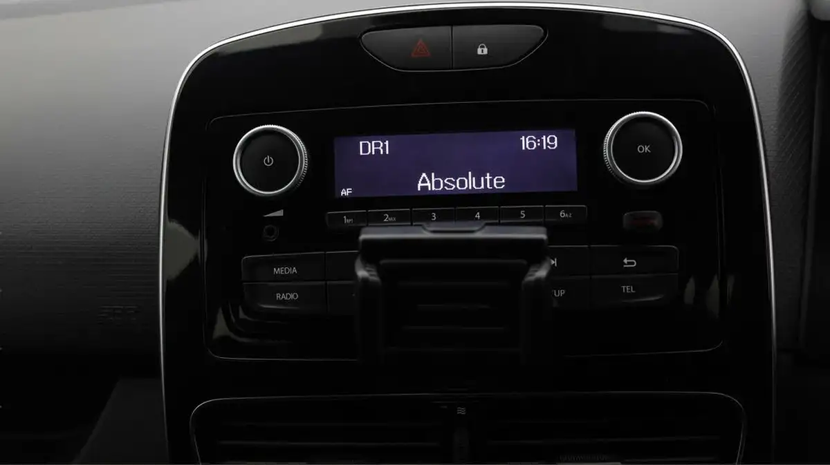 2019-renault-clio-09-tce-play-90ps-big-10