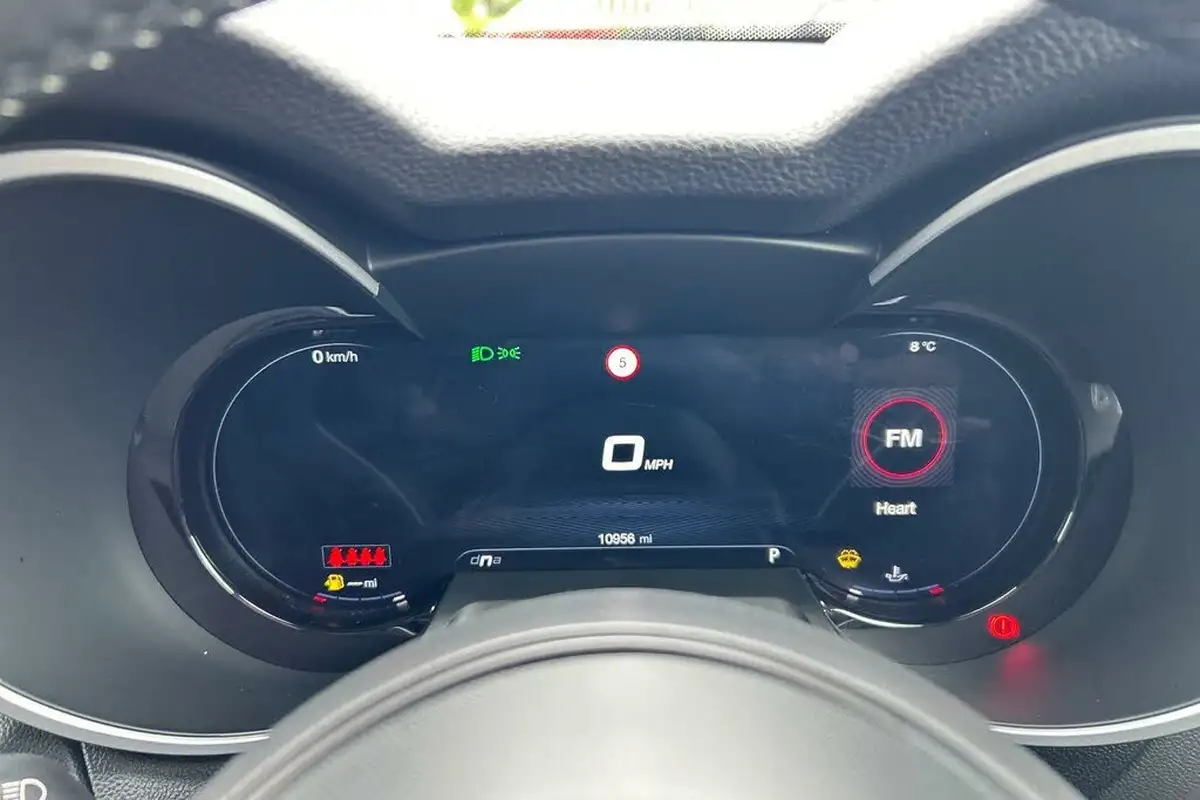 2023-alfa-romeo-stelvio-20-veloce-big-20