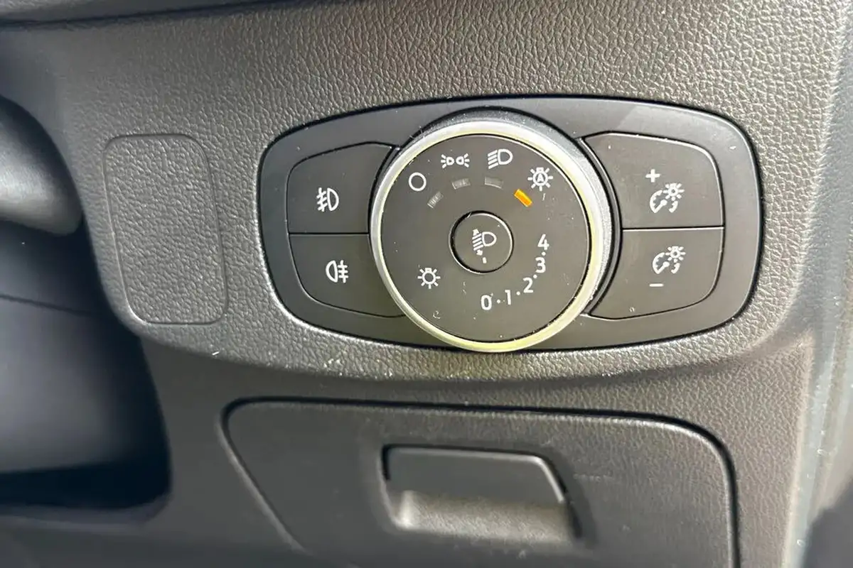2019-ford-focus-20-st-line-x-estate-auto-big-42