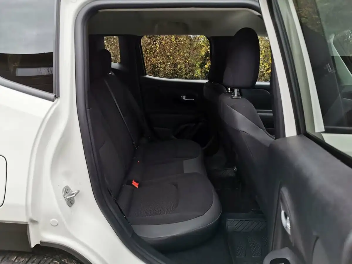 2020-jeep-renegade-10-gse-night-eagle-big-40