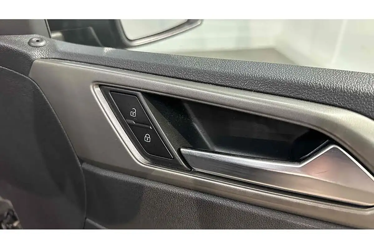 2021-volkswagen-polo-10-tsi-match-big-24