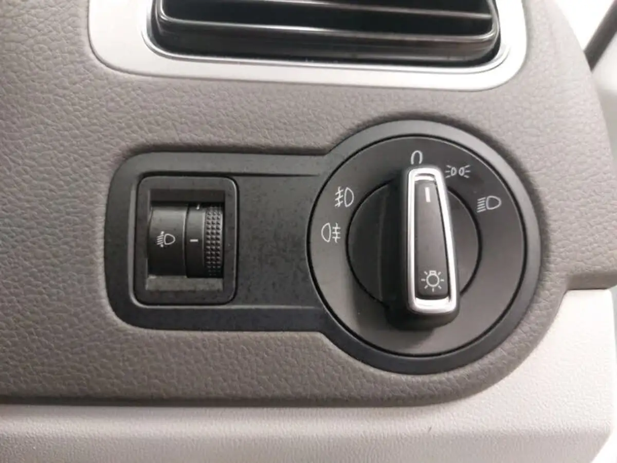 2018-volkswagen-polo-10-beats-65ps-5d-big-9