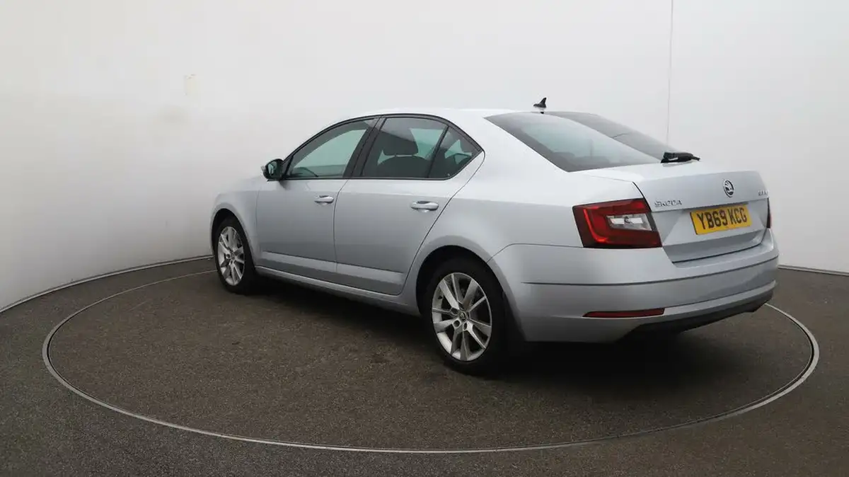 2019-skoda-octavia-20tdi-se-l-hatchback-big-54