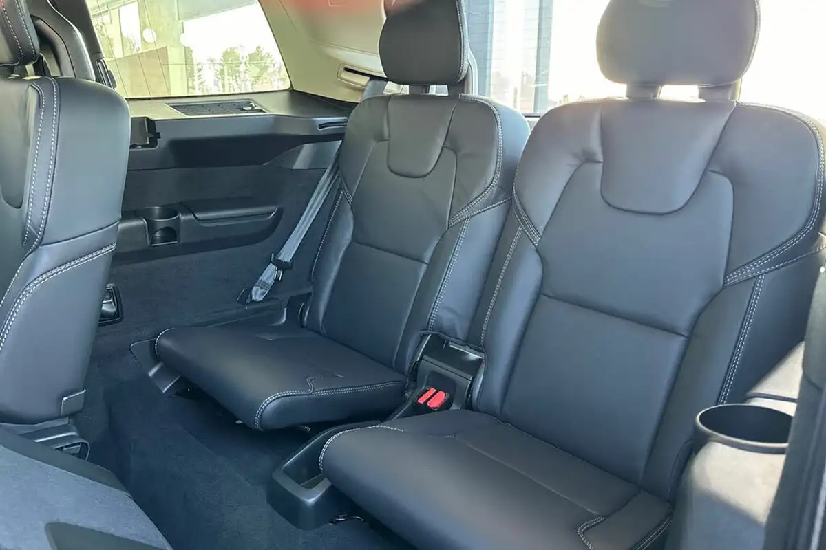 2024-volvo-xc90-20-b5-ultra-dark-big-33
