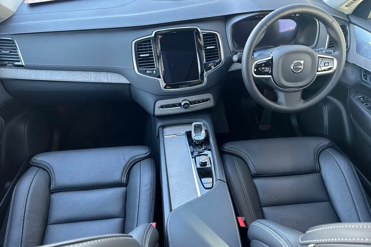 2024-volvo-xc90-20-b5-ultra-dark-big-5