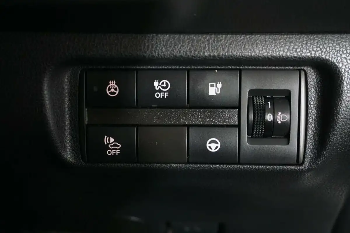 2020-nissan-leaf-e-tekna-big-18