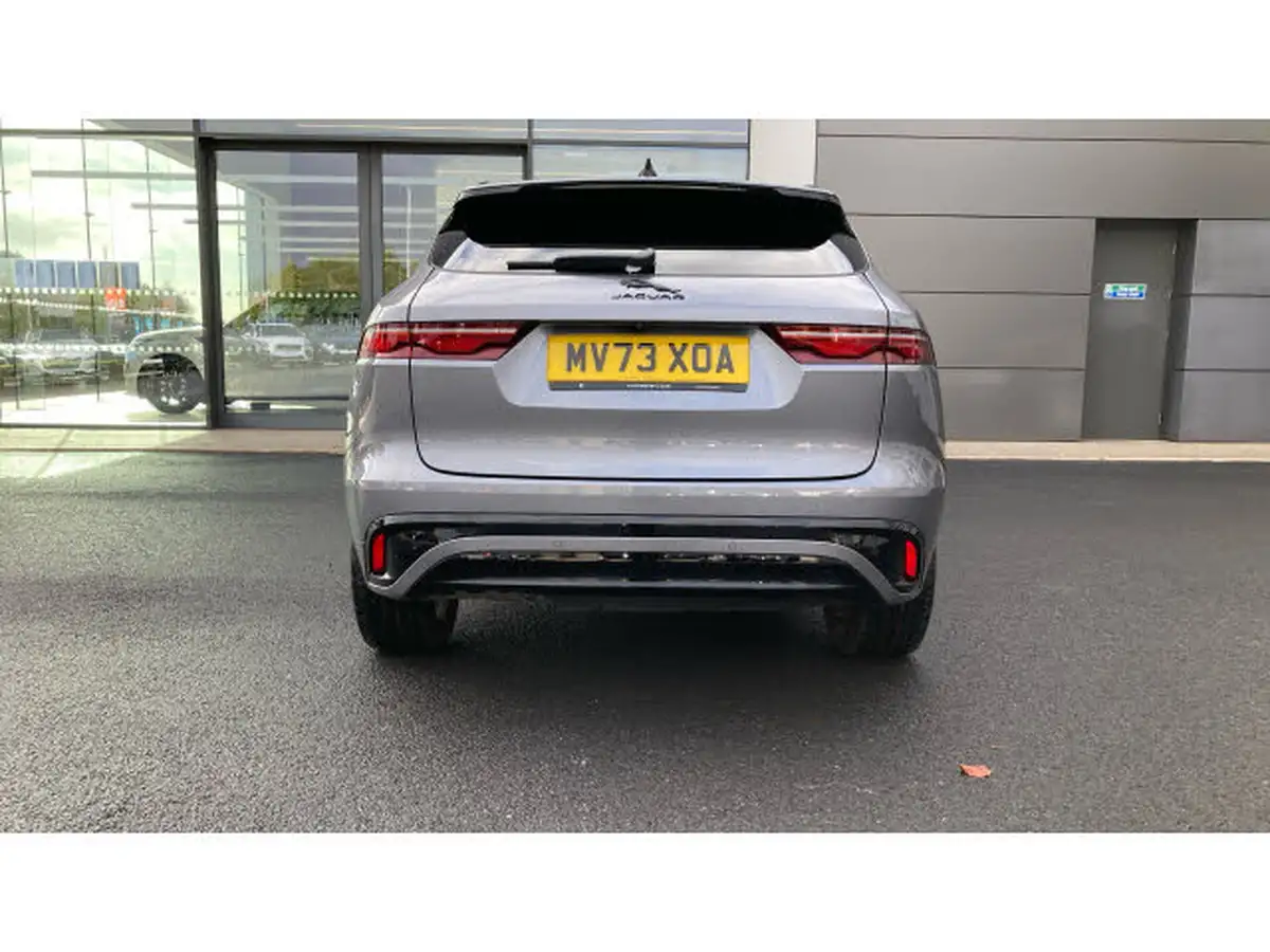 2023-jaguar-f-pace-20-d200-r-dynamic-hse-black-big-19
