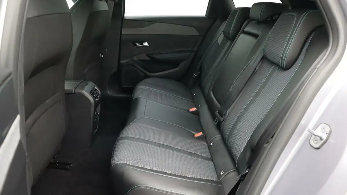 2023-peugeot-308-sw-12-puretech-allure-premium-130ps-big-16