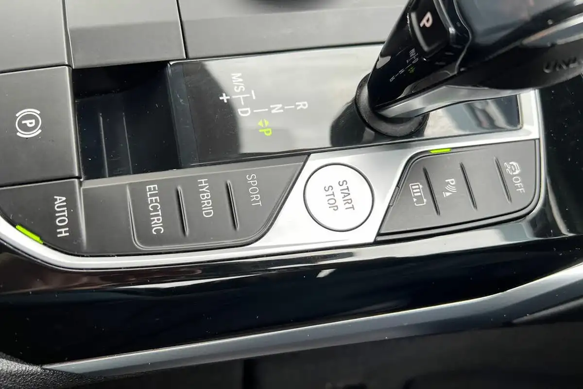 2021-bmw-3-series-20-330e-sport-pro-saloon-4d-big-34