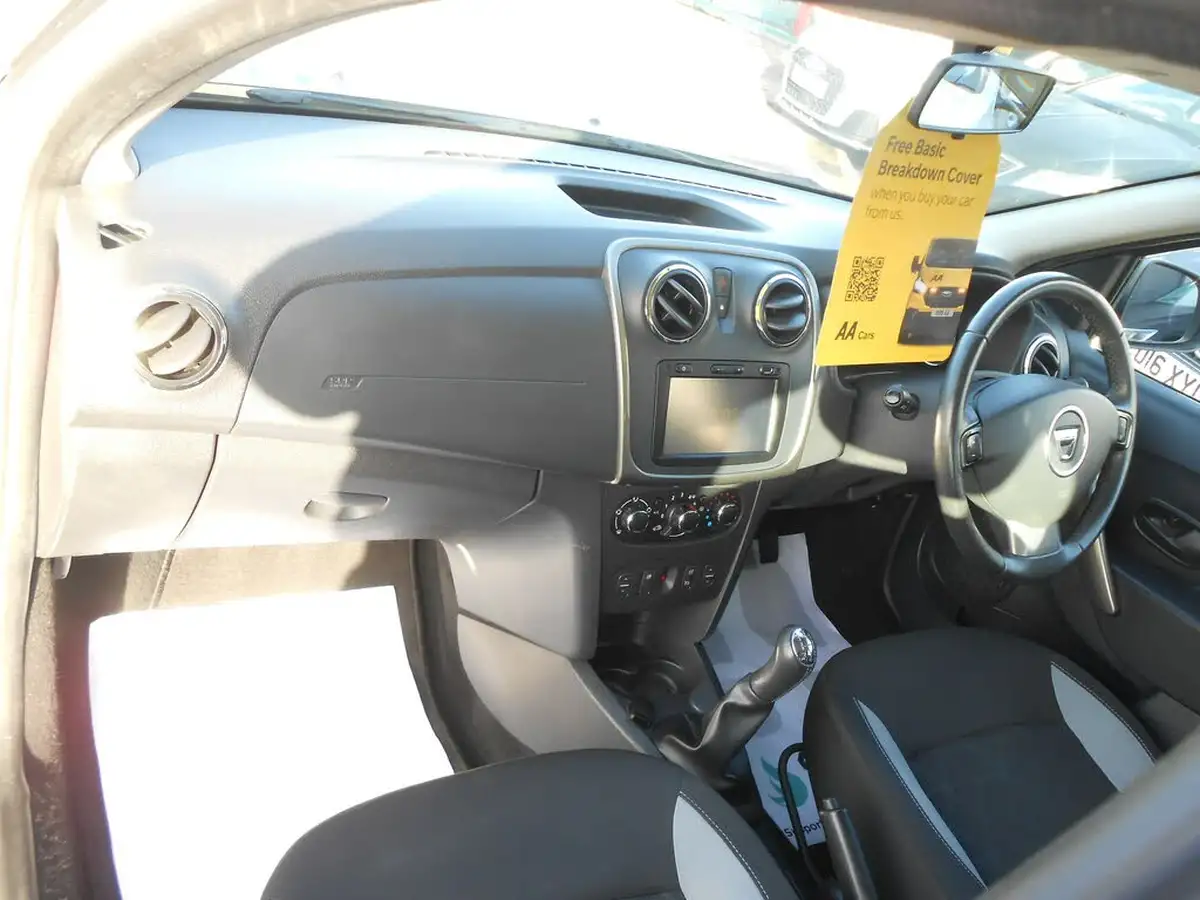 2015-dacia-sandero-stepway-15dci-laureate-big-16