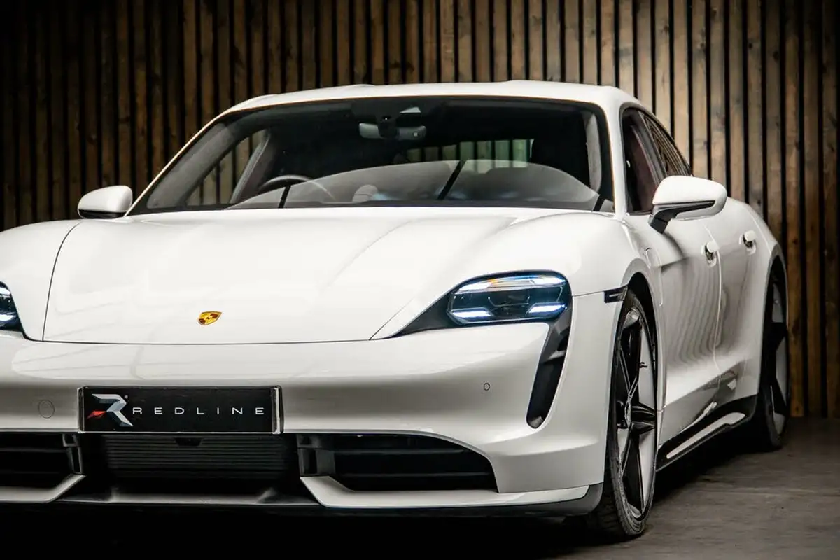 2021-porsche-taycan-e-turbo-performance-battery-plus-big-12