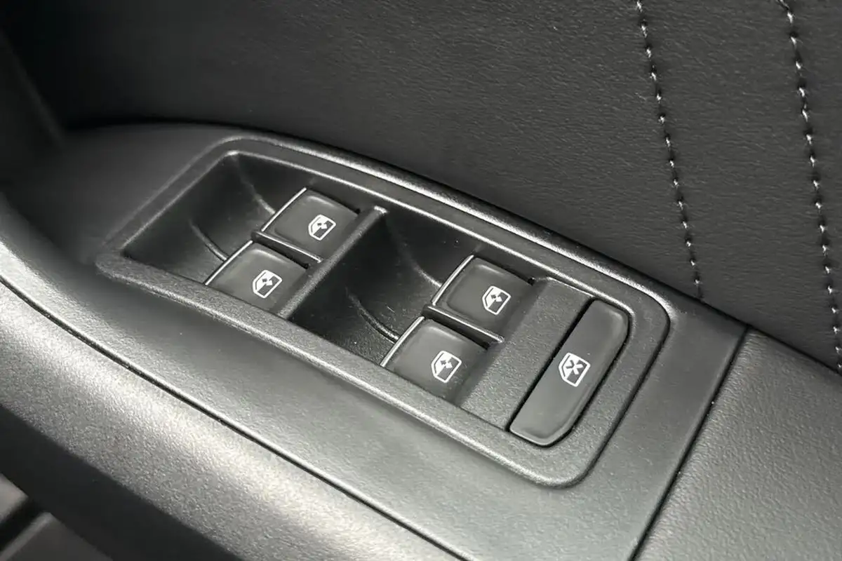 2022-seat-ateca-15-ecotsi-fr-sport-big-35