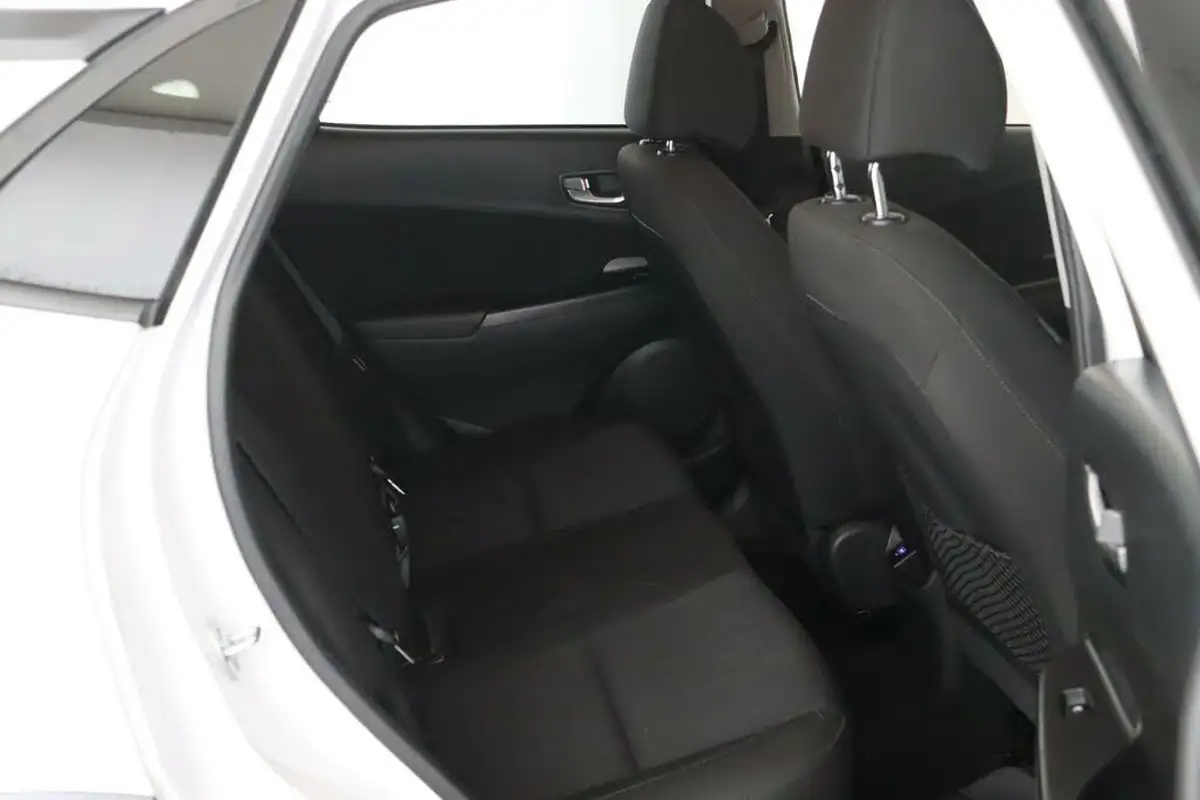 2021-hyundai-kona-10-t-gdi-premium-48-volt-mhev-big-12
